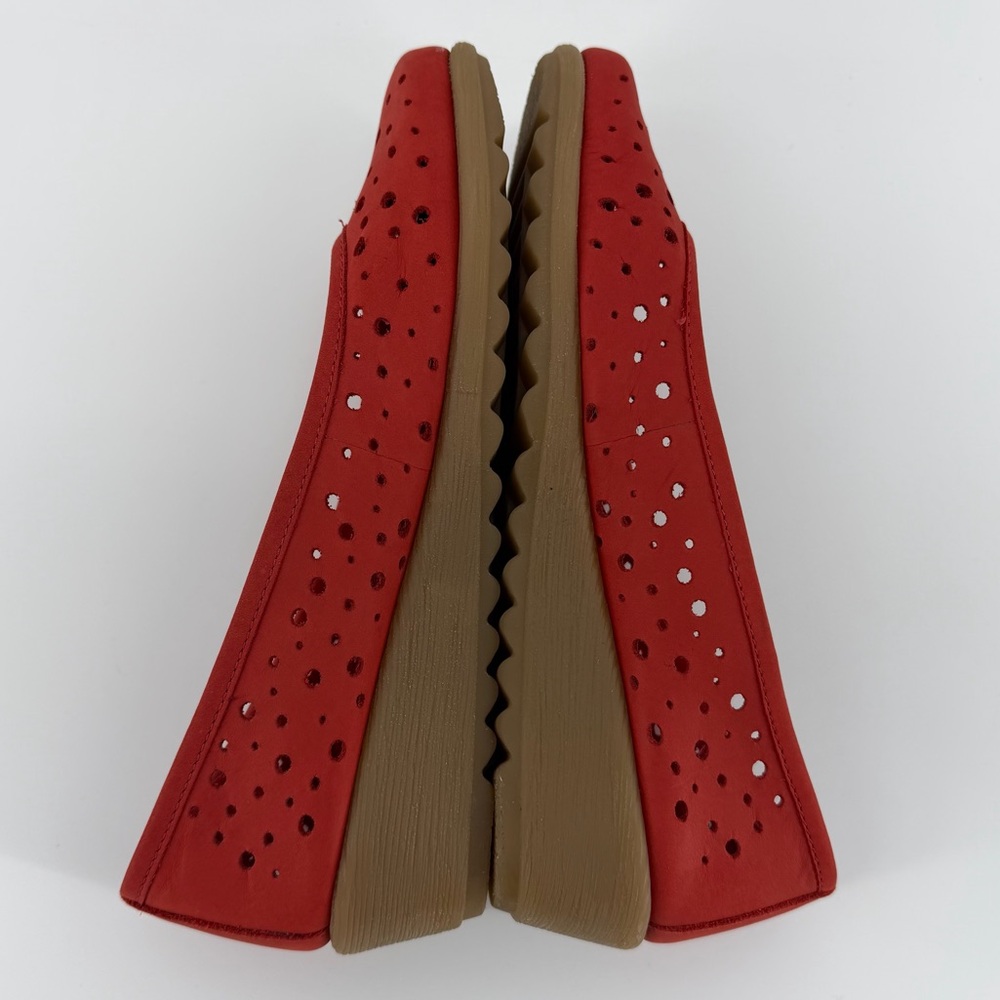 THE FLEXX of Italy Red Suede 1.5" Wedge Slip-On Ballet Flats, Women's 7.5 - Picture 5 of 8